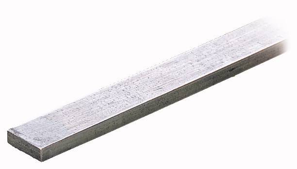 Flaches Metallstück, rechteckig, silbern glänzend, auf einem weißen Hintergrund. Geeignet für Bau- und Fertigungsprojekte.