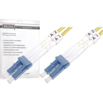 LWL-Patchkabel mit blauen Steckern und gelben Kabeln. Label 'A1', 'A2'. Verpackung zeigt Marke 'Digitus' und Spezifikationen.