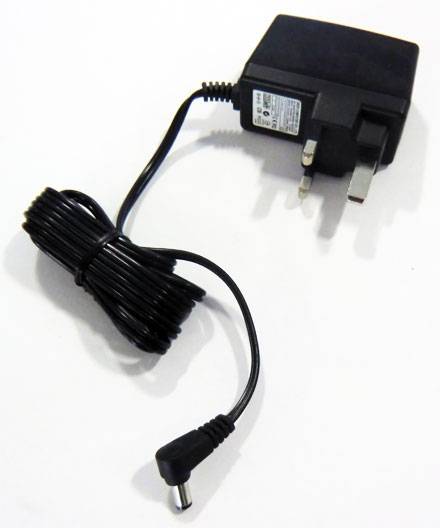 AC/DC Netzteil 12V 1.5A/18W (5.5/2.1mm) [UK]