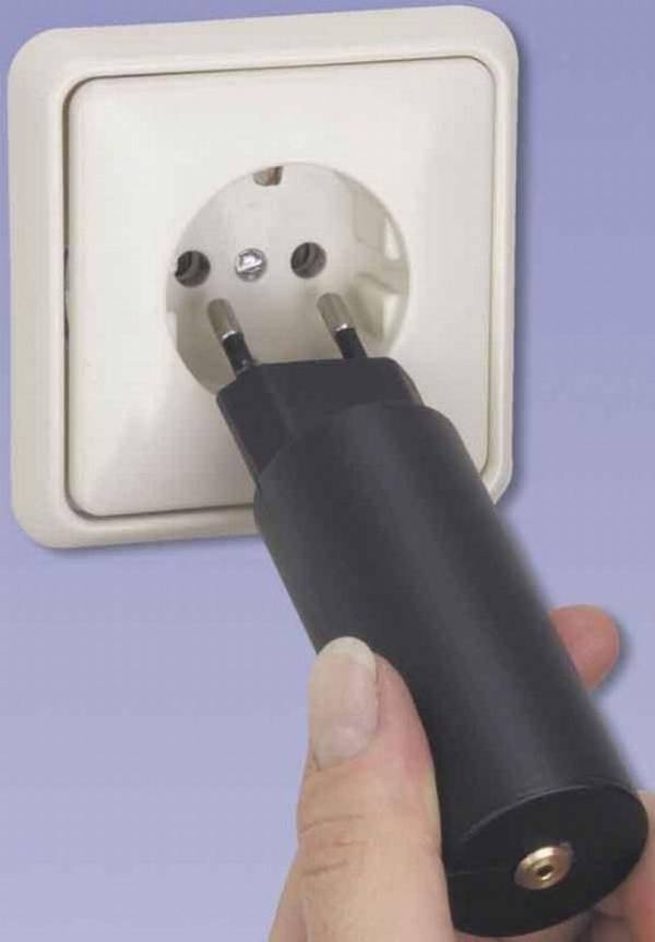 AccuLux Autoladestecker 12V sw 422870