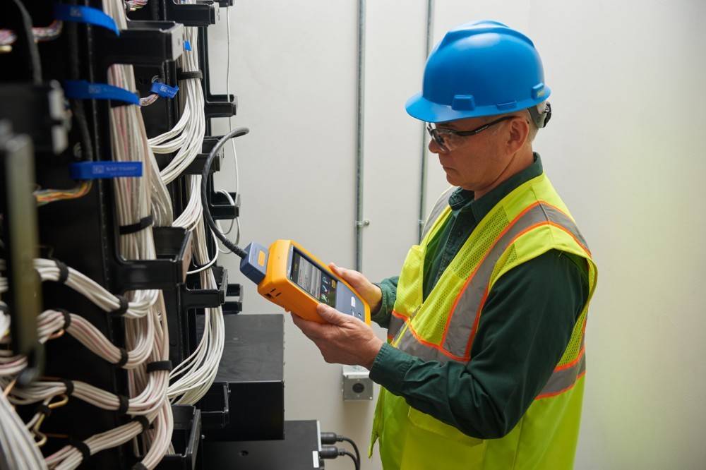 Fluke Networks Cable Analyzer DSX2-8000MI/G INT-1