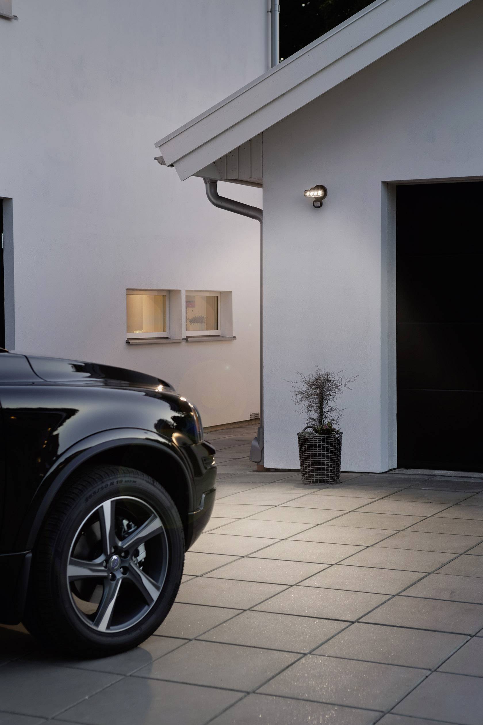 Konstsmide 7691-000 LED-buitenschijnwerper met bewegingsmelder 4 W Warmwit