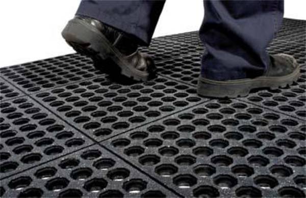 Arbeitplatzmatte im Stecksystem, BxT 900x900 mm, Nitrilgummi, R 13, Stärke 19 mm, schwarz
