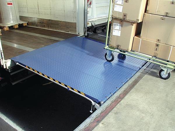 Überfahrbrücke Stahlbl.enzianblau L1500xB2000mm verschieb.Trgf.5000kg ALTEC