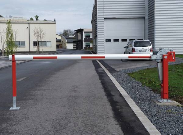 Wegesperre 3000mm m.Gasdruckfeder Alu weiß m.roten Streifen CRONENBERG OH