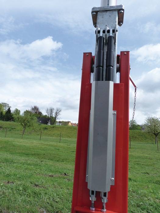 Wegesperre 5000mm m.Gasdruckfeder Alu weiß m.roten Streifen CRONENBERG OH-2