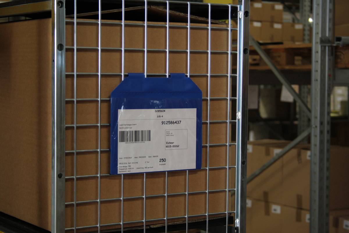 Sichttasche,DIN A6,quer,HxB 105x215mm,m. Magnet,Kunststoff,blau-1
