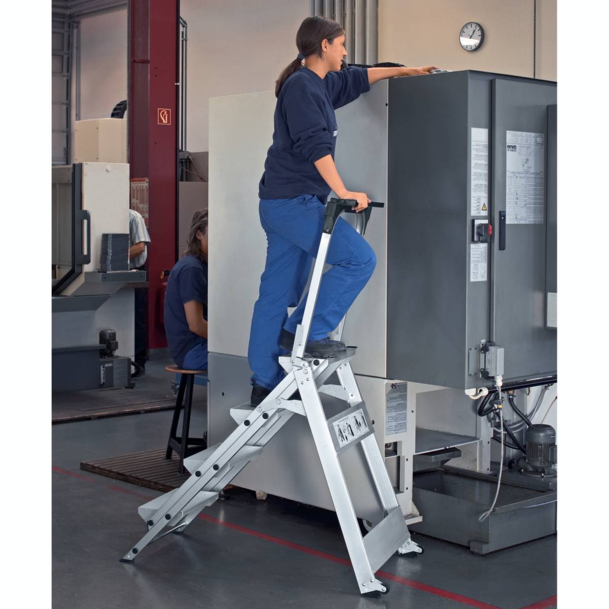 Fahrbare Sicherheitstreppe,einseitig,3 Stufen,Stand H 0,66m,Leichtmetall-2