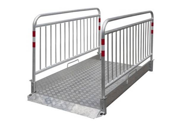 Schake Grabenbrücke Secure aus Aluminium mit Sicherheitsgeländer 2,20m lang