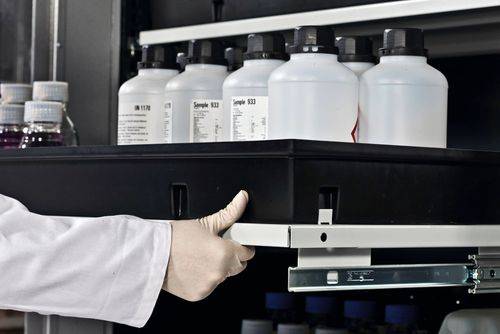 asecos Chemikalienschrank Systema-T CS-106F, Korpus anthrazit, Falttüren silber, 6 Tablarauszüge-1