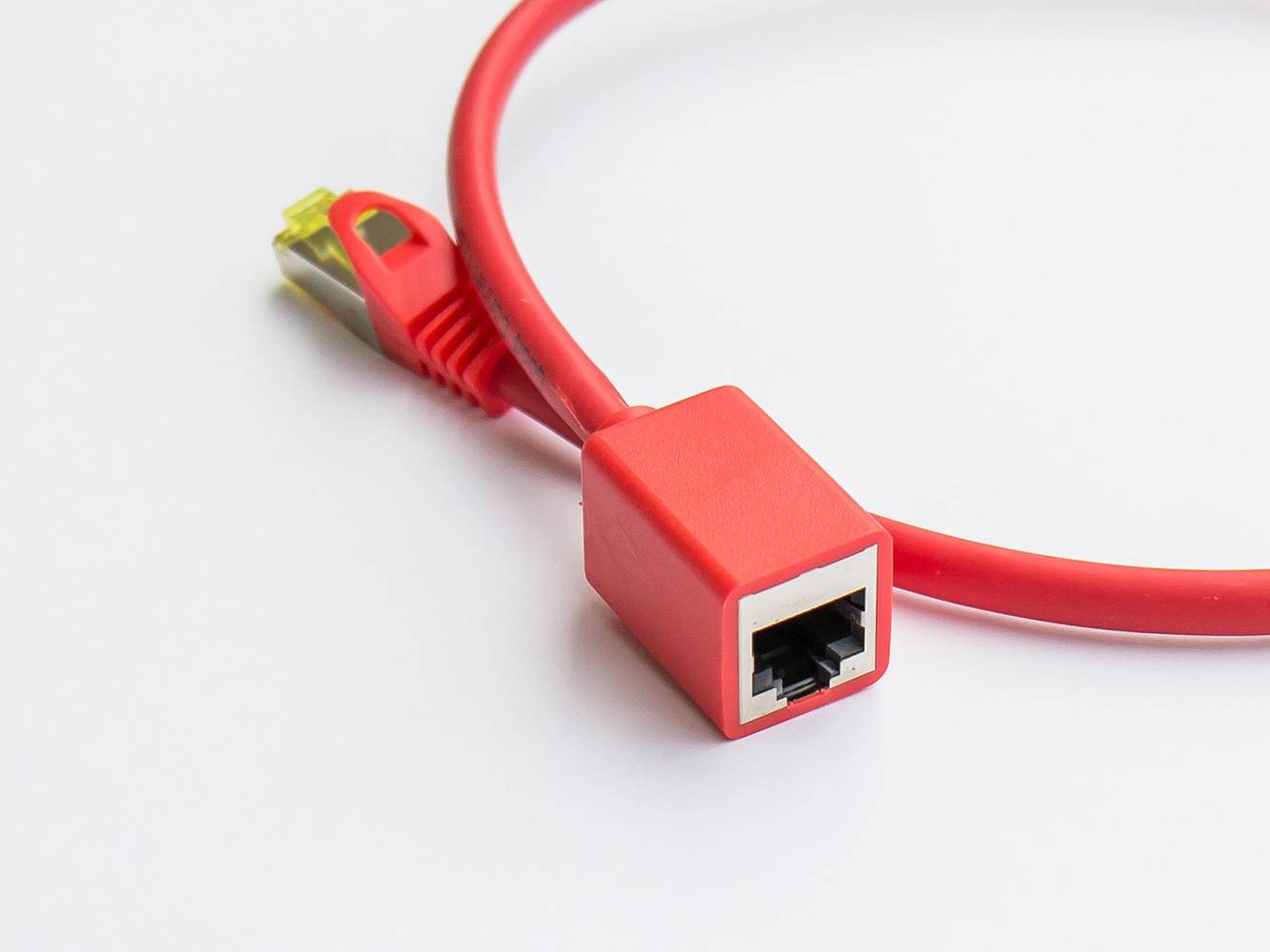 Good Connections® RNS® Patchkabelverlängerung mit Rastnasenschutz, Cat. 6, S/FTP, PiMF, PVC, 250MHz, OFC, CU, rot, 0,5m-1