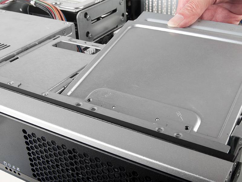 Chenbro RM24200 - Rack-Montage - 2U - micro ATX - keine Spannungsversorgung (PS/2)-2