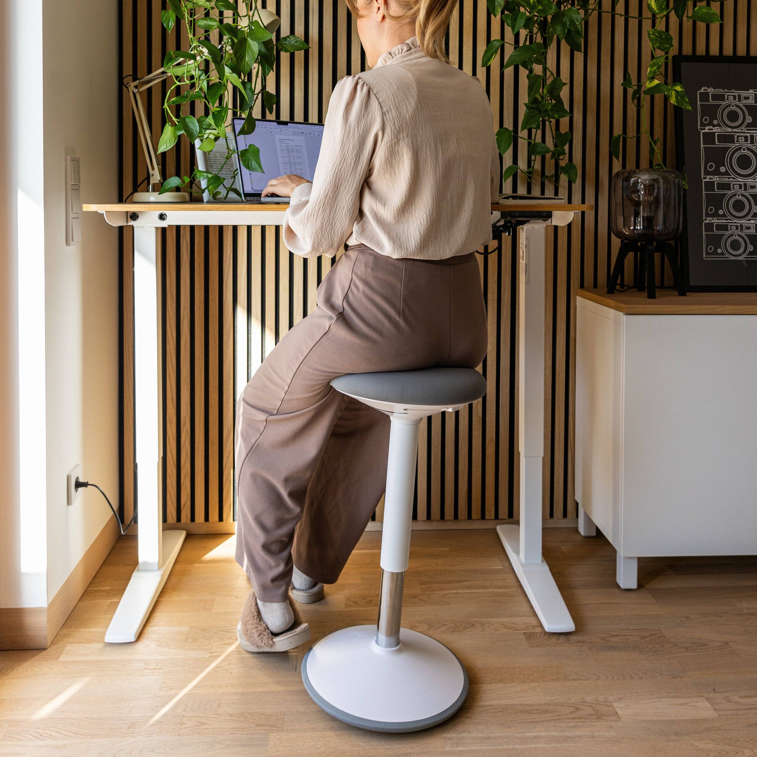 Stehhocker Stehhilfe BALANCE SIT III W Stoff weiß grau hjh OFFICE-4