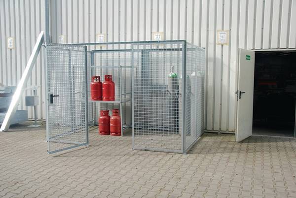 Gasflaschencontainer B3100xT1500xH2100mm o.Dach m.Flügeltor BAUER