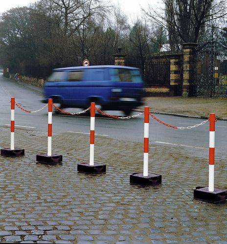 Schwerer Ketten-Warnständer, rot/weiß, Bodenwanne mit Tragegriff, 1000 mm hoch-1