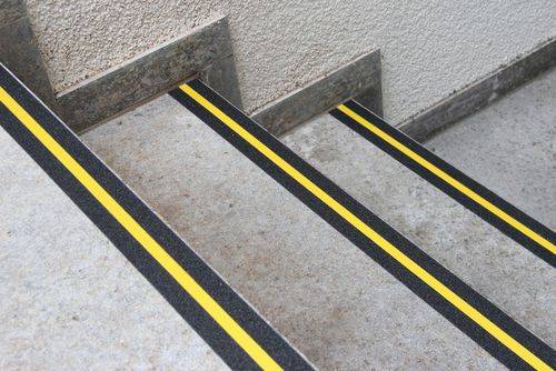 m2-Antirutschbelag™, Multifunktionsbelag, schwarz, Streifen gelb Rolle, 50 mm x 18,3 m-1