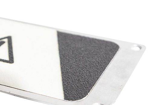 Aluminiumplatte mit m²-Antirutschbelag Nachleuchtend, R13, Achtung Stufe, 114 x 635 mm-2