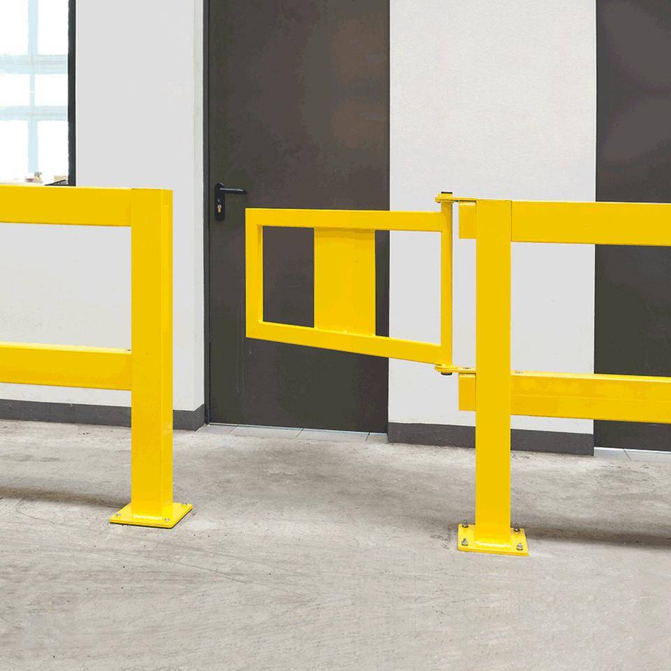 Rammschutz-Geländertür, ge, Stahl, kunststoffbesch., 835x475mm, m.Beschlag 905x520mm-1