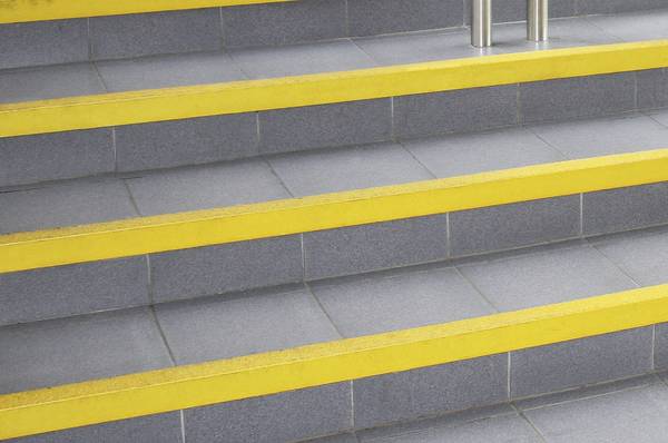 COBA Europe GRP070004N GRP070004N Bodenbelag COBAGRIP® Stair Nosing Gelb 1 m x 55 mm x 5 mm Gelb 1 m x 55 mm x 5 mm