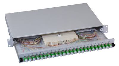 Spleißbox gr ausziehbar E2000/APC OS2, 24xPigtail & 24xSimplex-Kupplung Glasfaserverkabelung 19-0