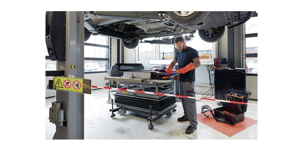WIHA Werkzeugsortiment XL eMobility 77-teilig im Schutzkoffer-2