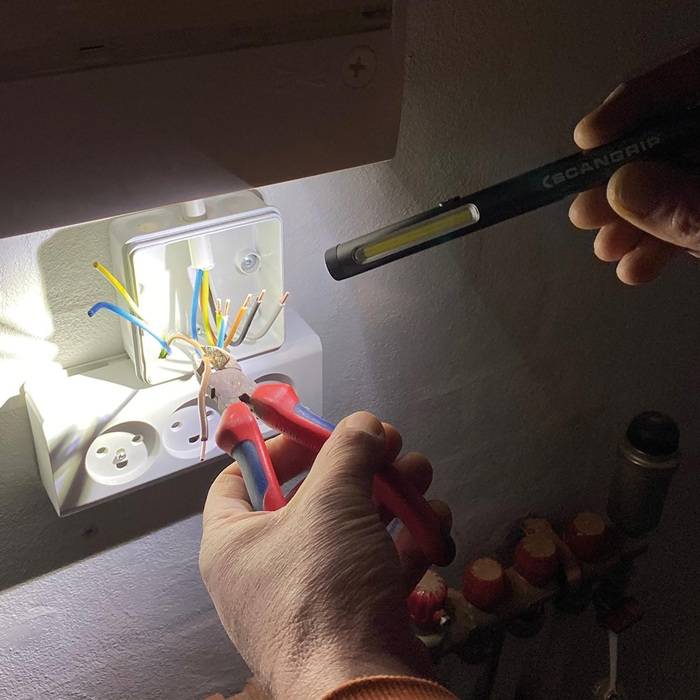 LED-Stiftlampe WORK PEN 200 R 20-200 lm Li-Ion SCANGRIP-1