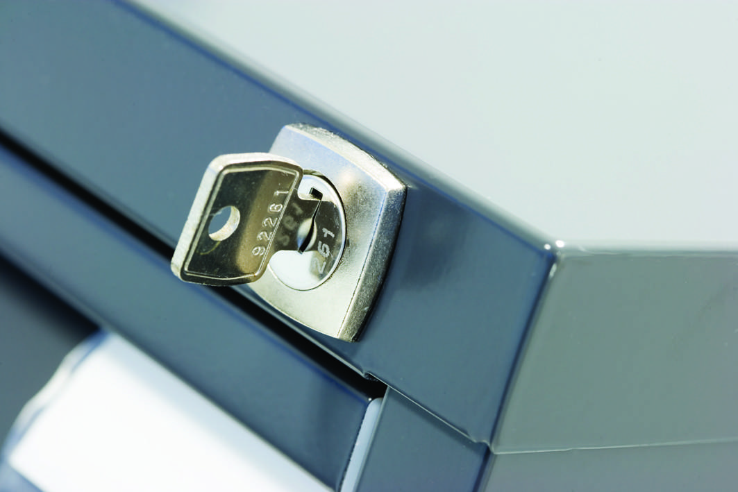 Hängeregistraturschrank 1-bahnig 2 Schübe DIN A4 verkehrsweiß. Bisley GmbH 18040049-3