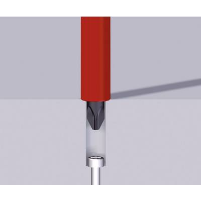 Eine rote Bohrmaschine, senkrecht über einer Metallplatte positioniert, mit eingesetztem Bohrer, der in ein Metallteil bohrt.