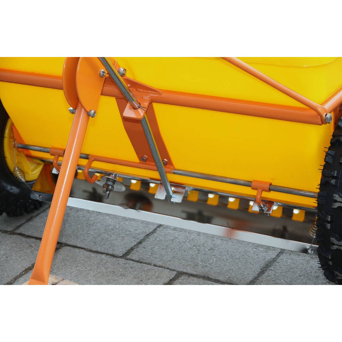 CEMO Streuwagen Kastenstreuer KS 35-E mit PE-Behälter 35 l-1