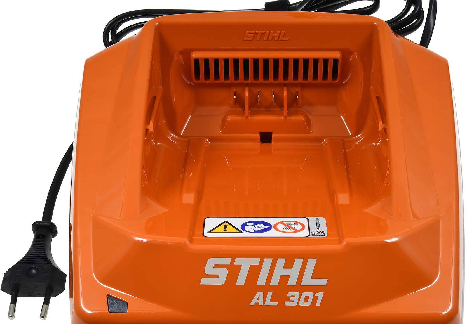 Schnell-Ladegerät STIHL AL 301 für AP 100 / AP 200 / AP 300 / AR 2000 / AR 3000, 36V-2