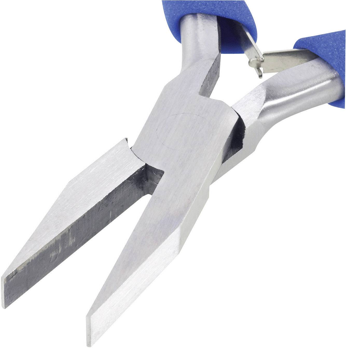 Nahaufnahme einer Flachzange mit blauen Griffen, verwendet zum Greifen und Biegen von Draht oder Metallteilen.