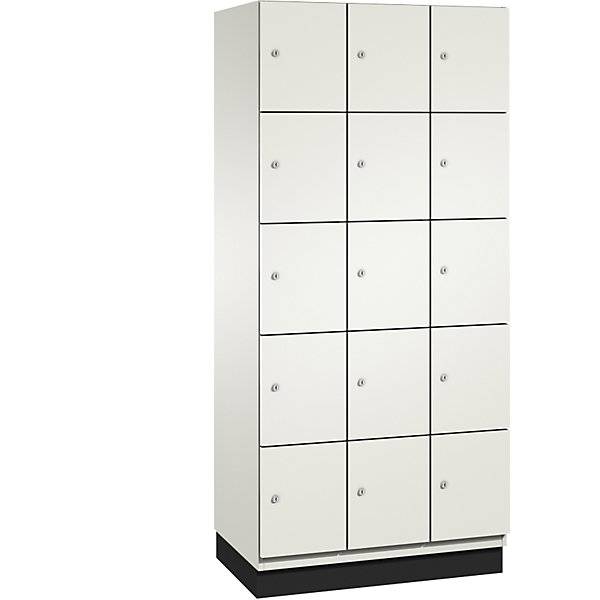 5er-Schließfachschrank Cambio 3 Abteile reinweiß / weiß HPL-Tür B 900 mm 15 Fächer. C+P Moebelsysteme | GmbH