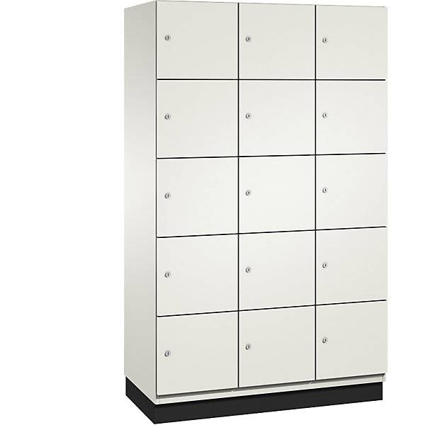5er-Schließfachschrank Cambio 3 Abteile reinweiß / weiß HPL-Tür B 1200 mm 15 Fächer. C+P Moebelsysteme | GmbH