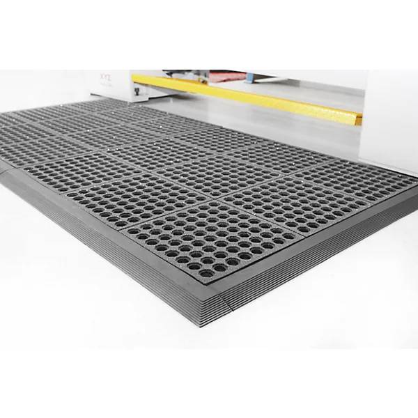 Arbeitsplatzbodenbelag Solid Fatigue-Step Ausführung gelocht Höhe 19 mm. Coba Europe GmbH 51631149-4
