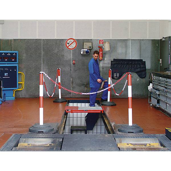 Kettenständer mit Stahlpfosten Pfostenhöhe über Flur 1000 mm rot/weiß. Moravia Wiesbaden| Gesellschaft-0