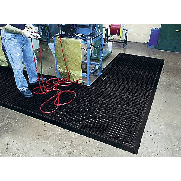 Arbeitsplatzbodenbelag Fatigue-Step mit gelochter Oberfläche Naturkautschuk 900 x 900 mm schwarz. Coba Europe-1
