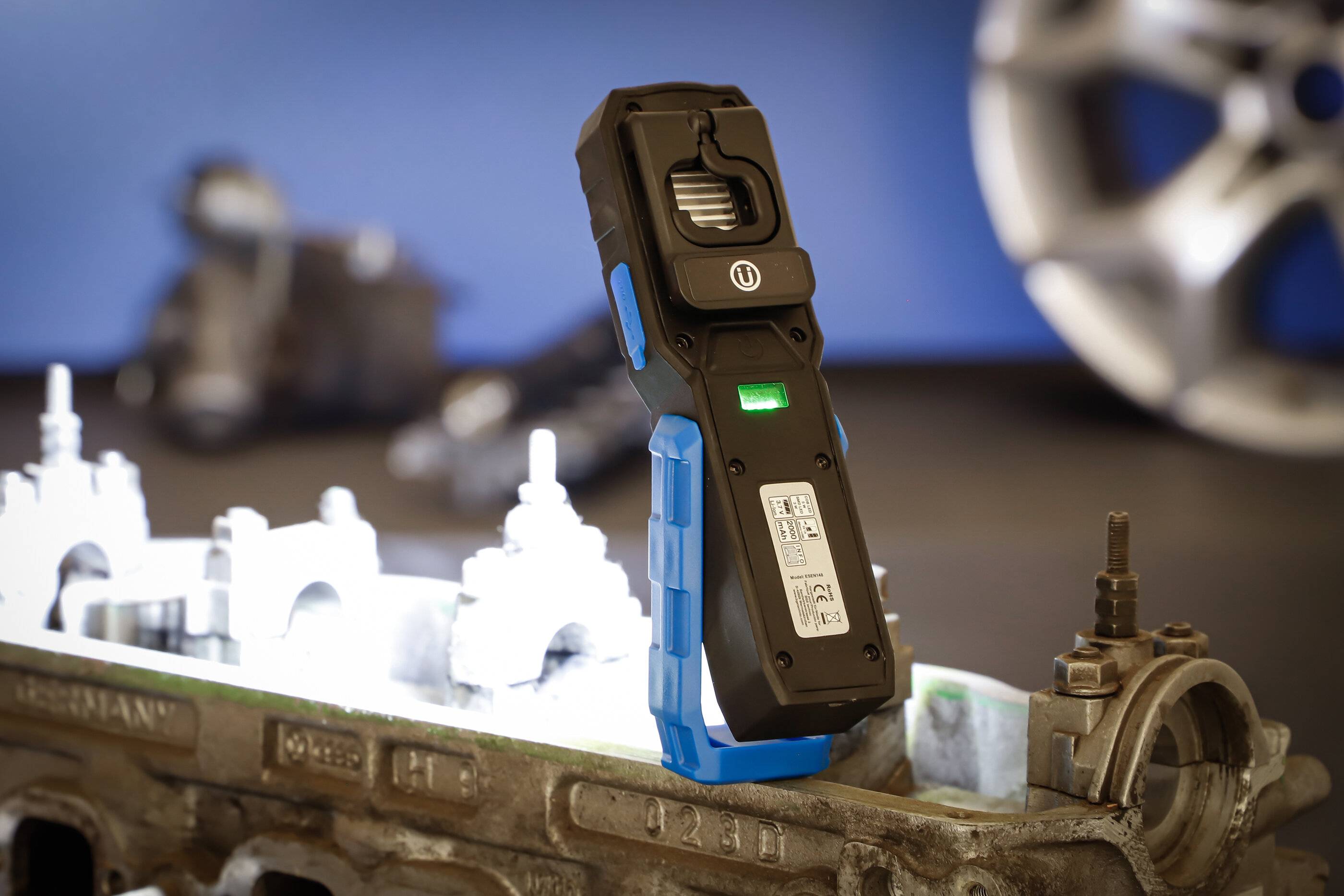 COB-LED-Werkstattleuchte mit Magnet und Haken klappbar-2