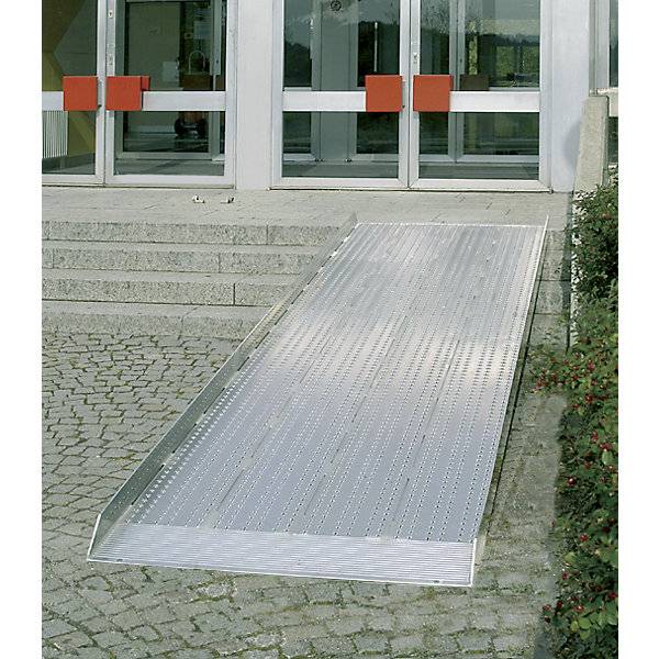 Treppenrampe rutschfest Tragfähigkeit 400 kg LxB 5495 x 1215 mm. Altec GmbH 96905949-4