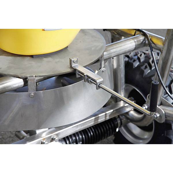 Großvolumen-Streuwagen Streubreiten bis 5 m Behältervolumen 200 l. Cemo GmbH 97101049-3
