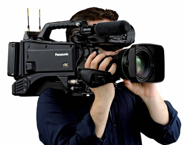 PANASONIC AJ-CX4000GJ - 2/3" 4K HDR Schulter-Camcorder mit wechselbarem B4-Objektivanschluss - schwarz-2