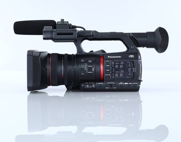 PANASONIC AG-CX350 - 4K HDR 10-Bit Camcorder (3,2" Touchscreen | OLED-Viewfinder | 24,5mm Weitwinkel | HD Live-Streaming-2