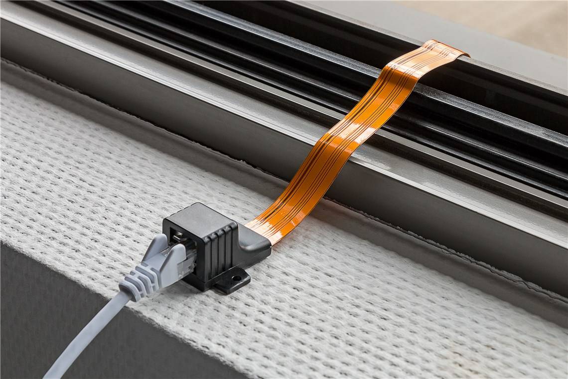 Goobay RJ45 LAN Fensterdurchführung Ultra-Slim 0,3 m Zum Verlegen von Netzwerkverbindungen zwischen Fensterrahmen 0.3 m-2