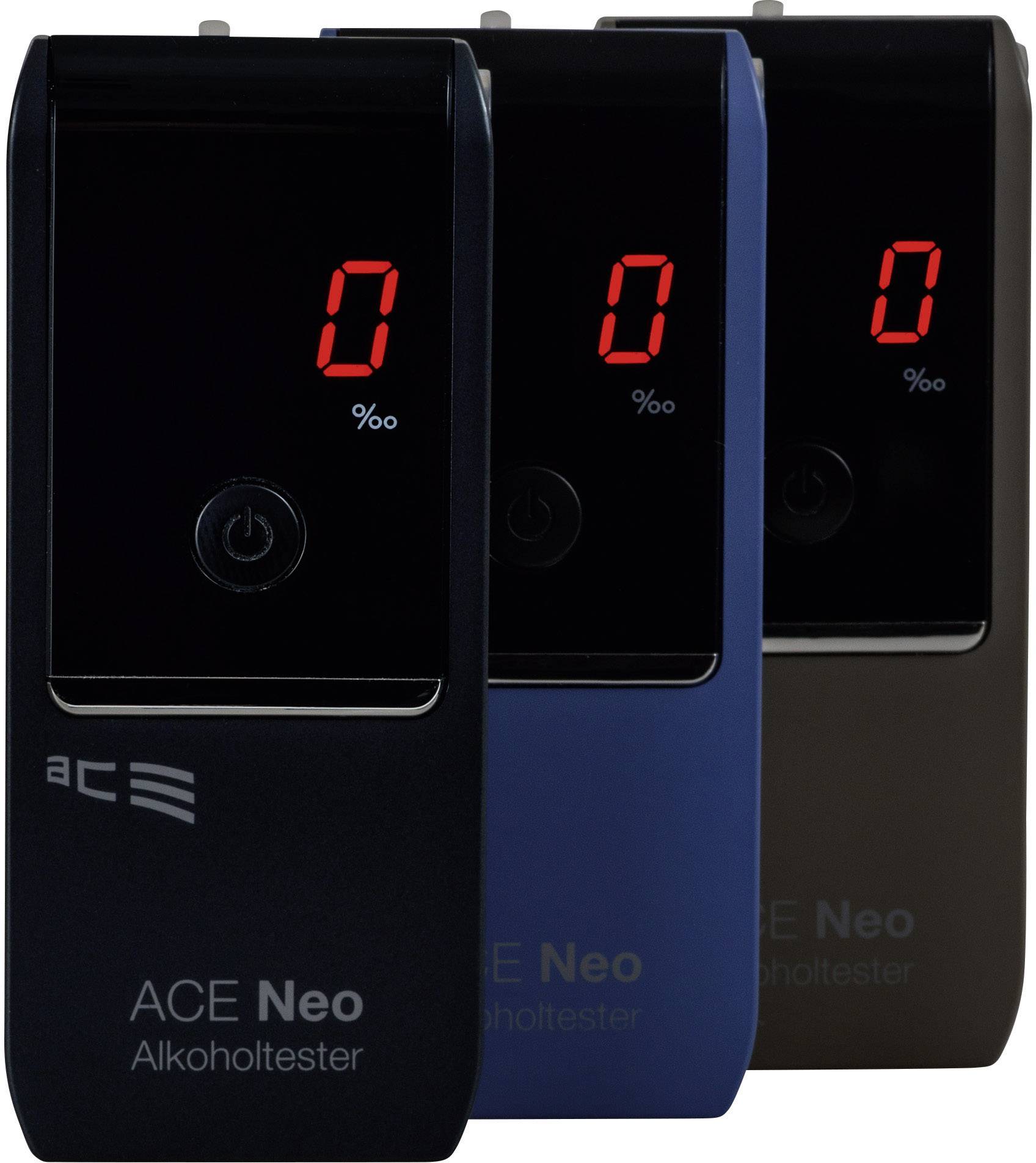 Drei digitale Alkoholtester nebeneinander in Schwarz, Blau und Braun, mit LED-Anzeige, die jeweils '0 ‰' anzeigt.