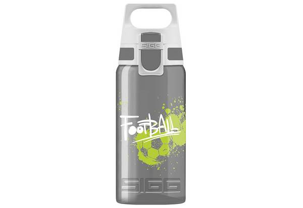 SIGG VIVA ONE Football Kinder Trinkflasche (0.5 L), schadstofffreie Kinderflasche mit