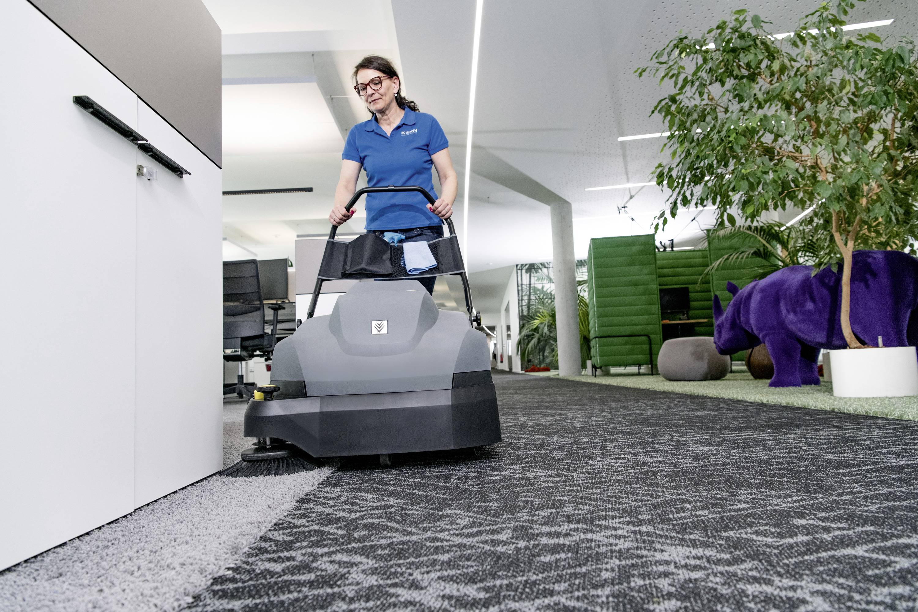 Kärcher Teppichkehrsaugmaschine CVS 65/1 Bp-1
