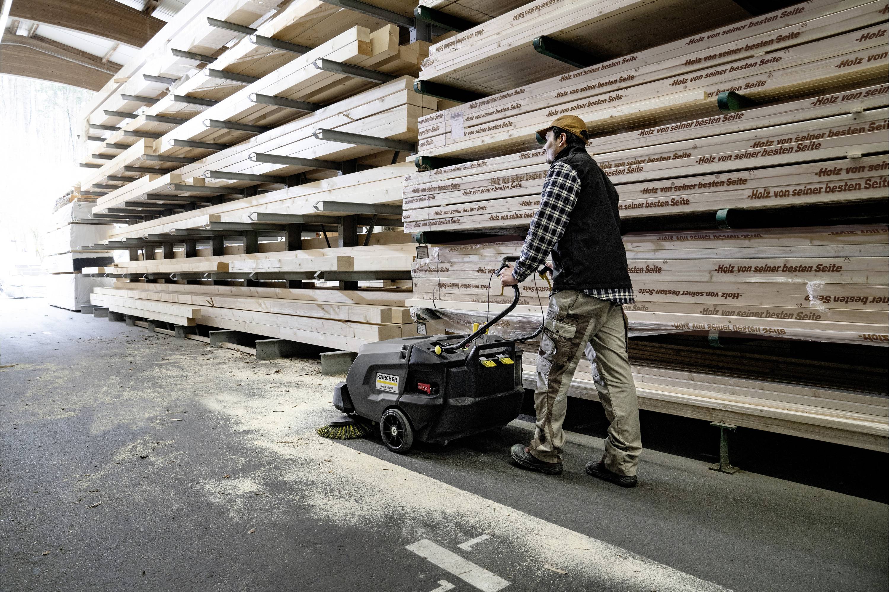 Kärcher Handgeführte Kehrsaugmaschine KM 85/50 W Bp Pack-1