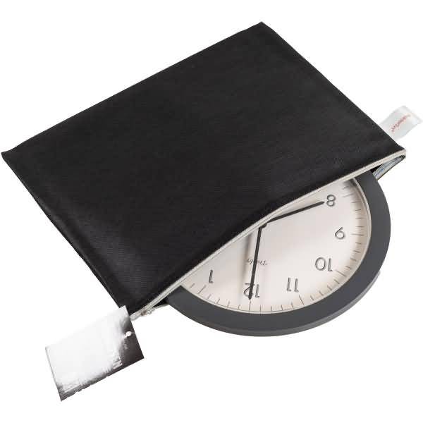 Reißverschlussbeutel A4 non-woven-PP opak schwarz-1