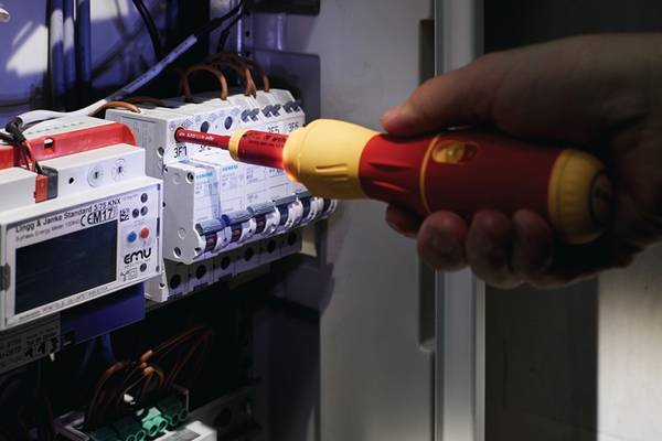 Wiha Werkzeuge GmbH Schraubendreherset speedE® II electric 6-tlg.Akku Schlitz/(+/-Schlitz/PZD) WIHA 44318
