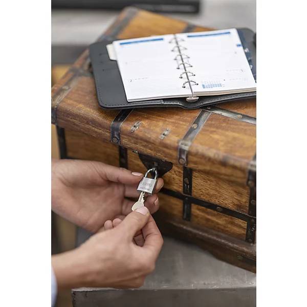 Zylindervorhängeschloss 64TI/20 Lock-Tag VE 12 Stk silber. ABUS | August Bremicker Söhne Bremicker Söhne AG-1