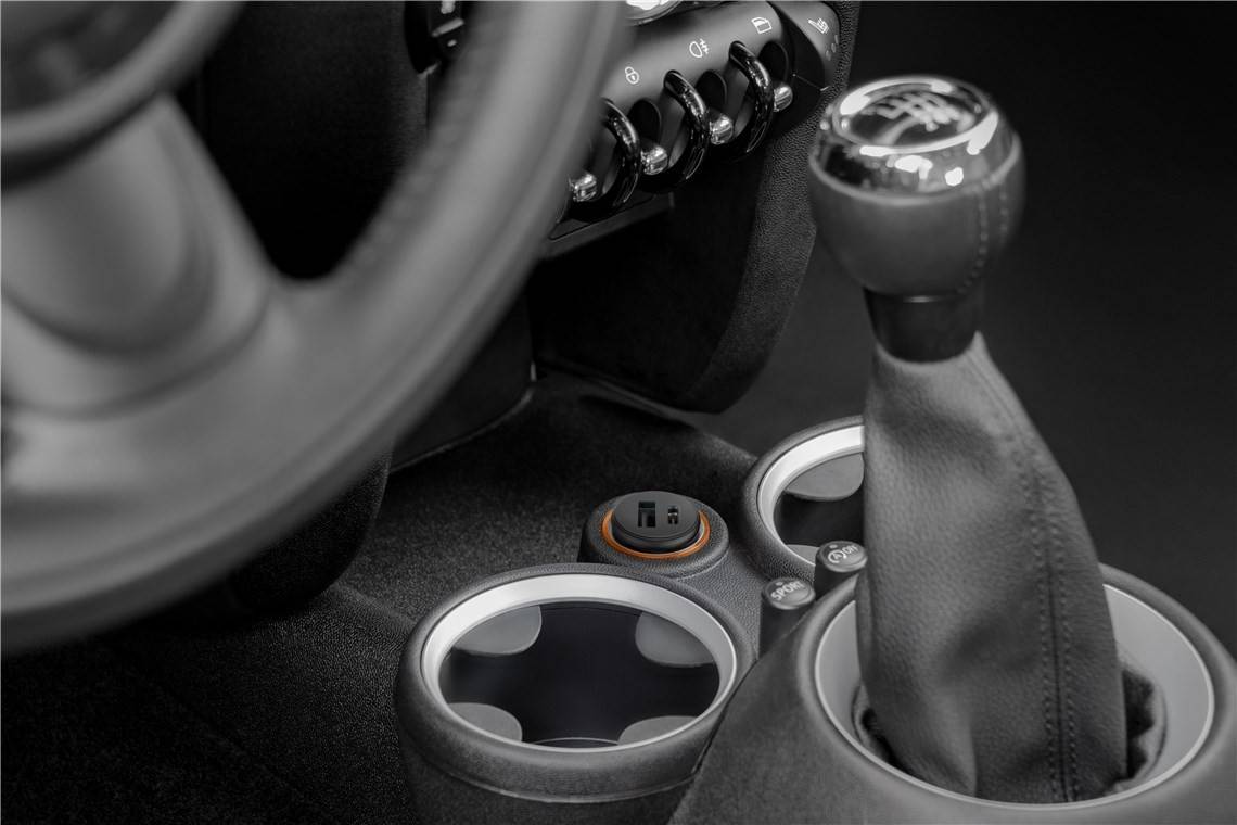 Dual-USB Auto Schnellladegerät USB-CTM Power Delivery, Ladeadapter für Kfz, lädt Geräte über USB-A und USB-C,...-4